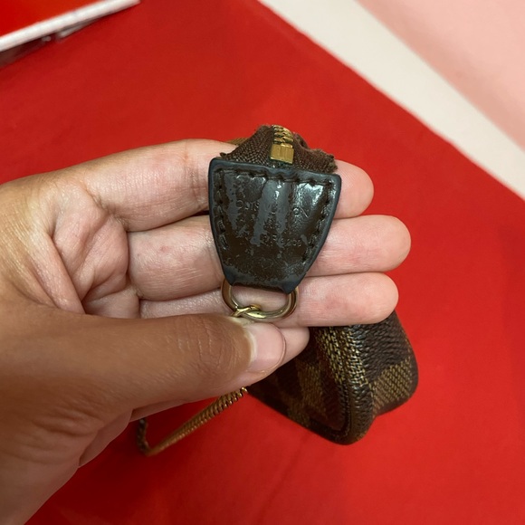 Louis Vuitton Damier Ebene Mini Pochette - Picture 5 of 7